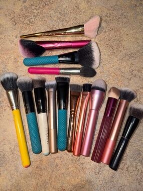 Assorted Face Makeup Brush Set - Real Techniques, Fenty, Royal Moda, Bdellium